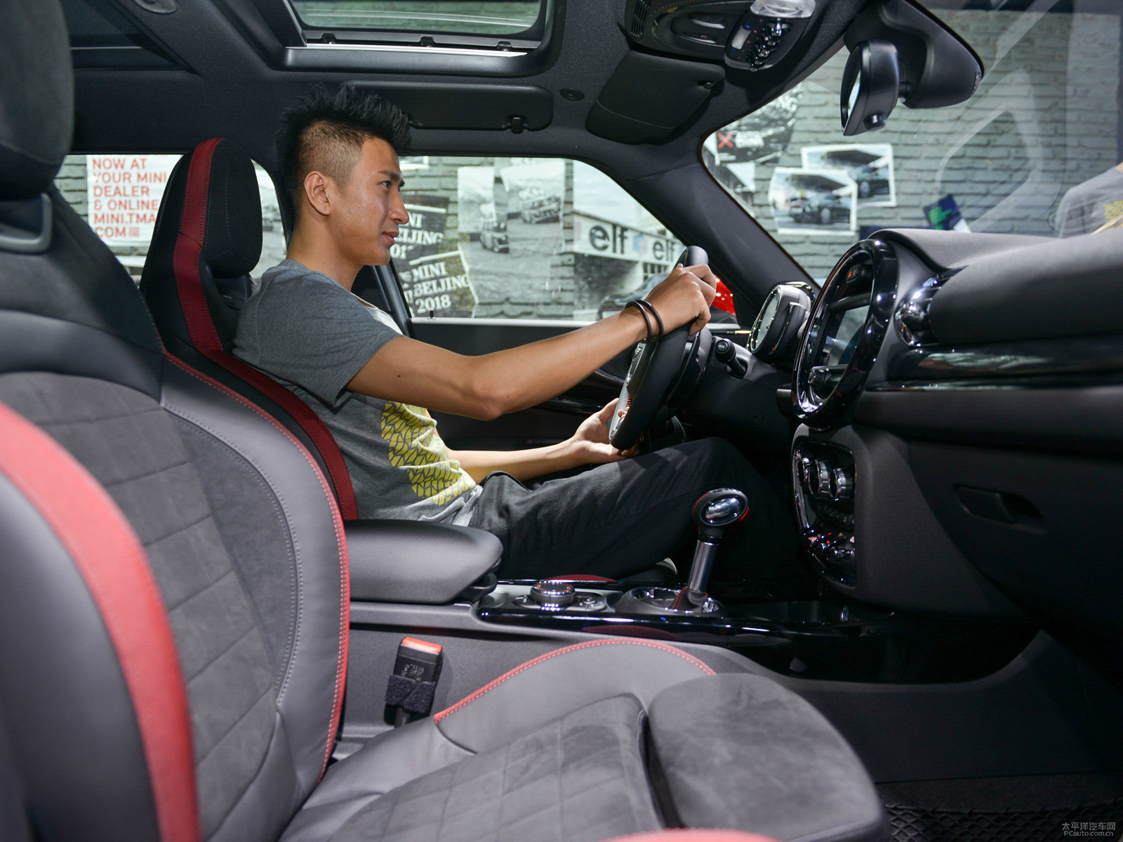 MINI JCW CLUBMAN空間高清大圖