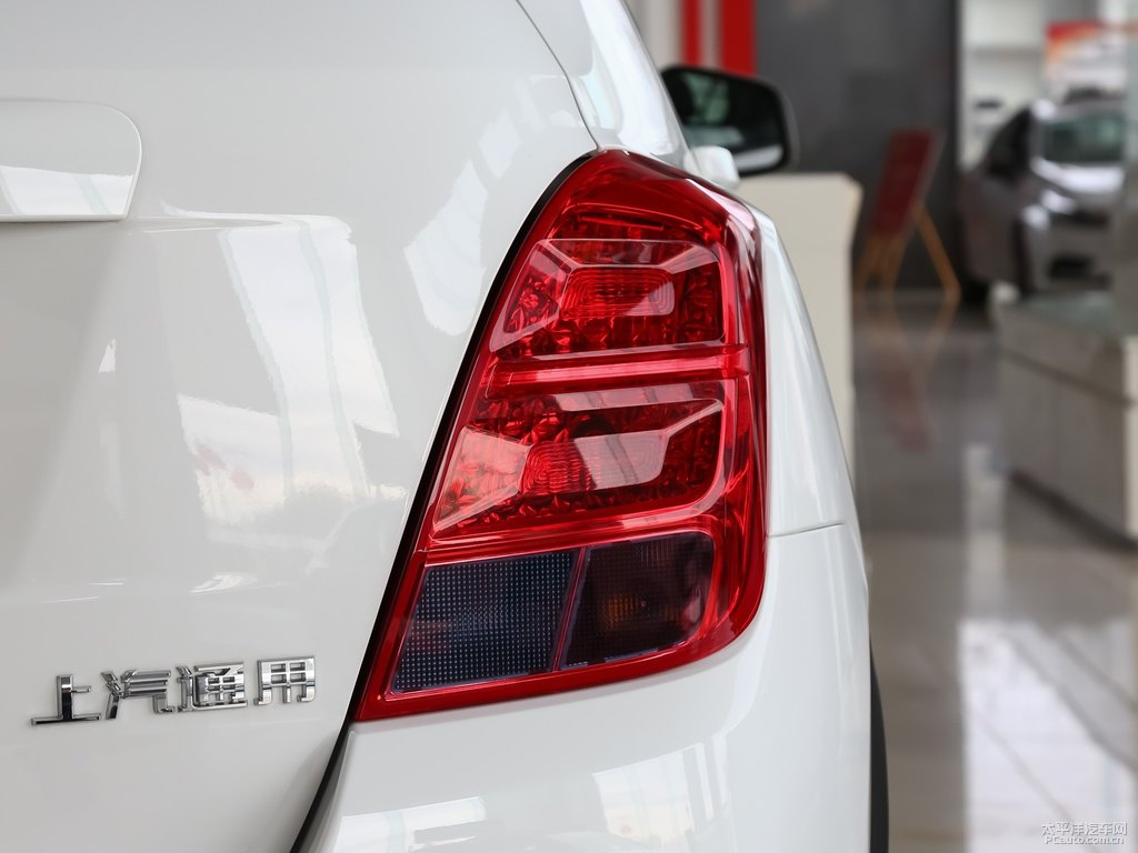 冰原白創(chuàng)酷車尾外觀圖片