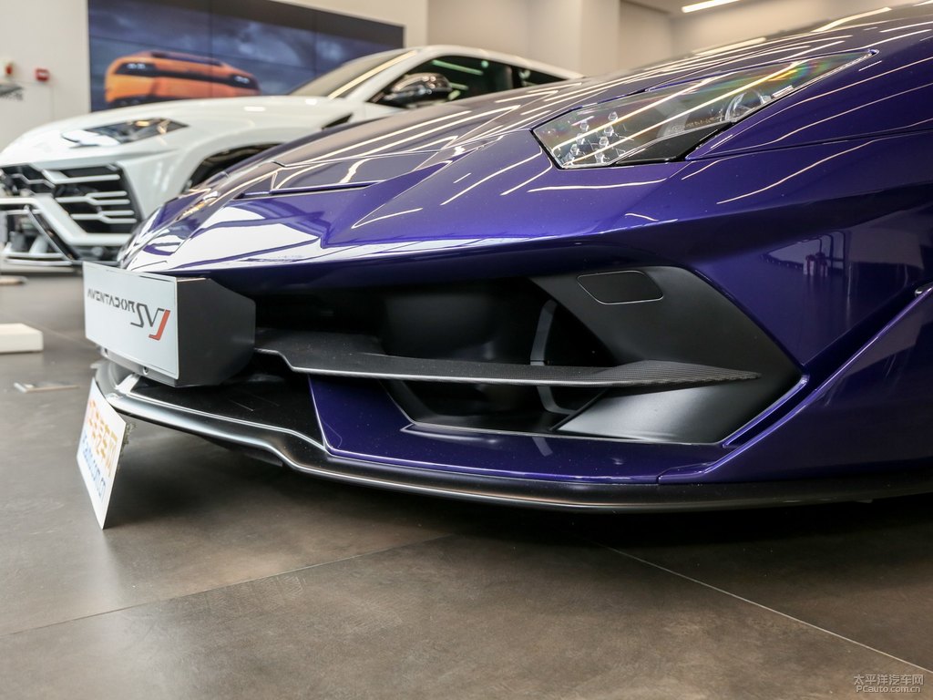 紫色Aventador車頭外觀圖片