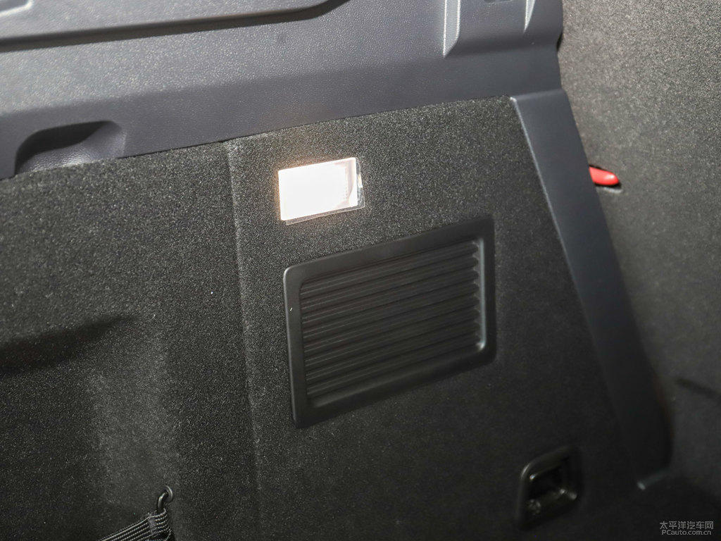 馬爾斯紅魏牌 VV5后備廂空間圖片