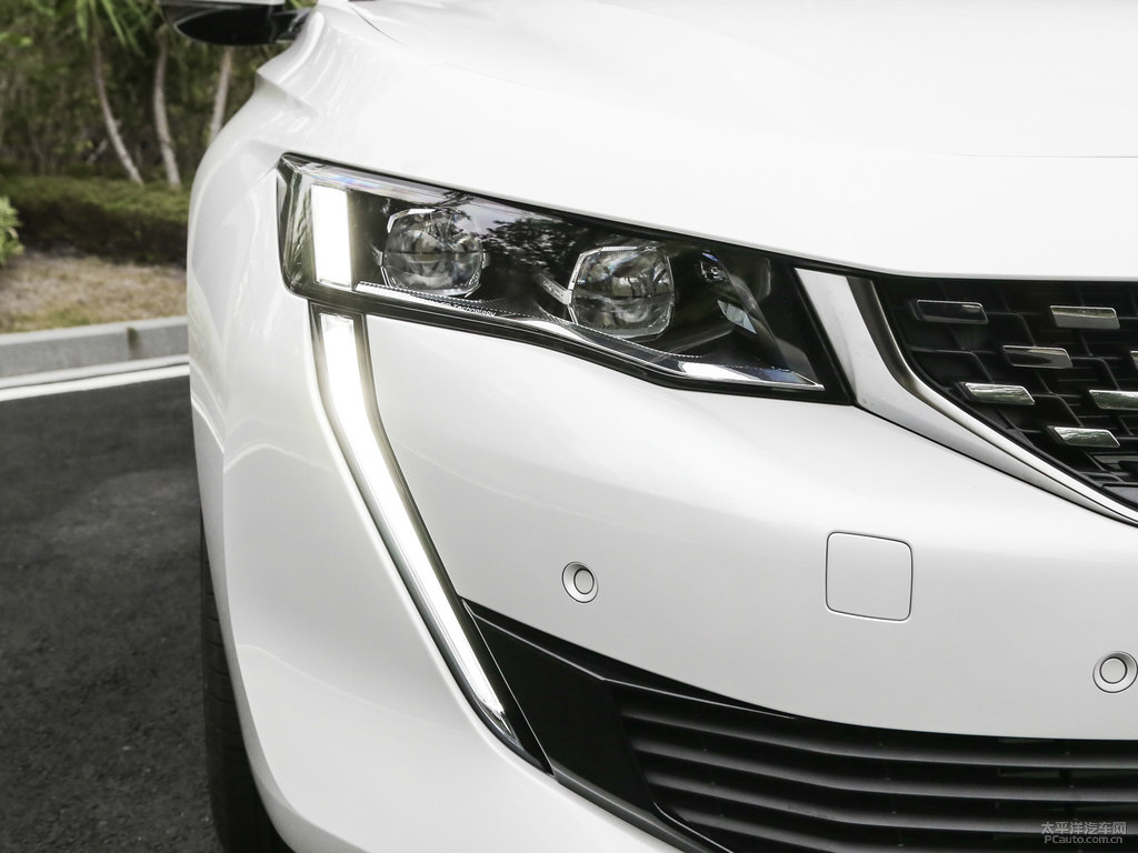 珠光白標(biāo)致508車頭外觀圖片