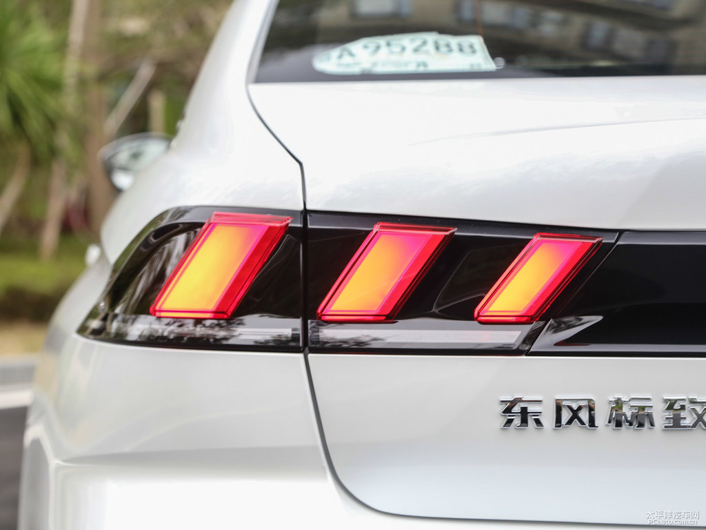 珠光白標(biāo)致508車尾外觀圖片