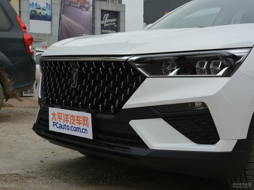 珠光白奔騰T77車頭外觀圖片
