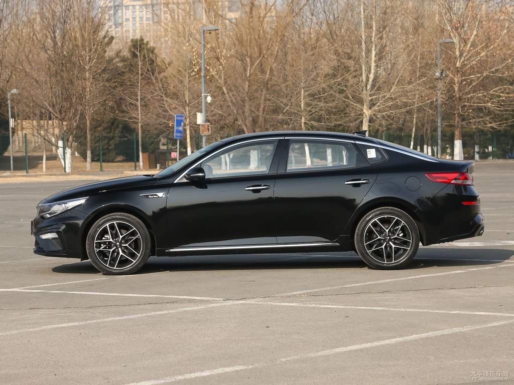 極光黑起亞K5凱酷整車外觀外觀圖片