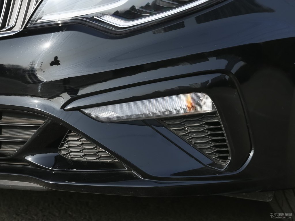 極光黑起亞K5凱酷車(chē)頭外觀圖片