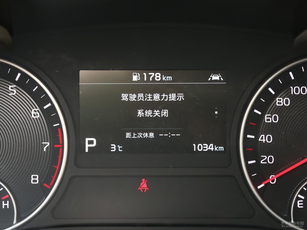 極光黑起亞K5凱酷中控內(nèi)飾圖片