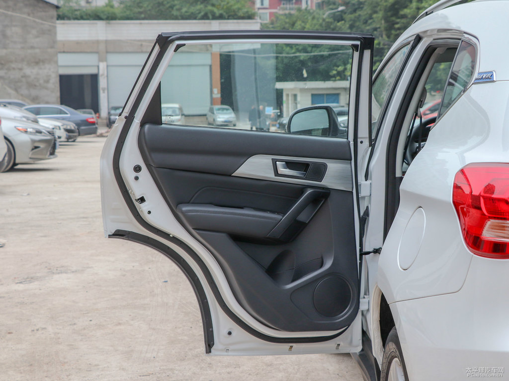 漢密爾頓白哈弗H2車廂內(nèi)飾圖片