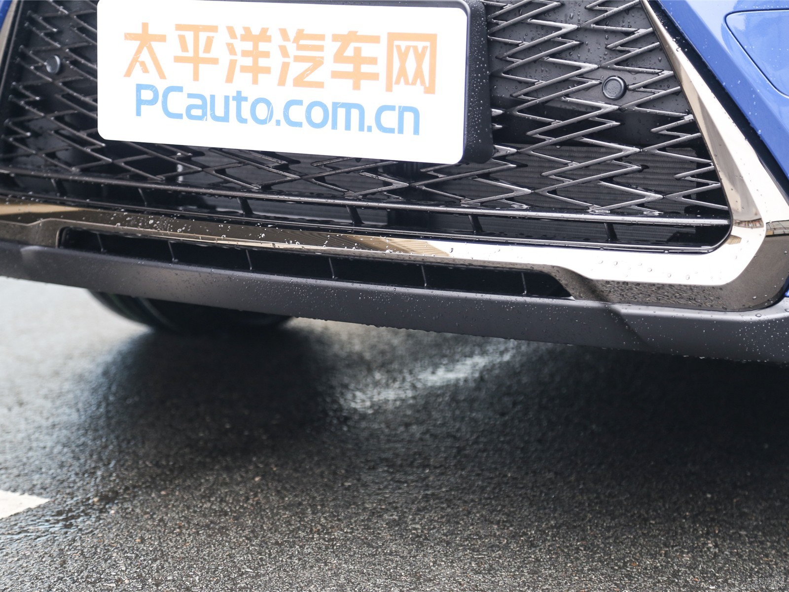 雷克薩斯UX外觀高清大圖