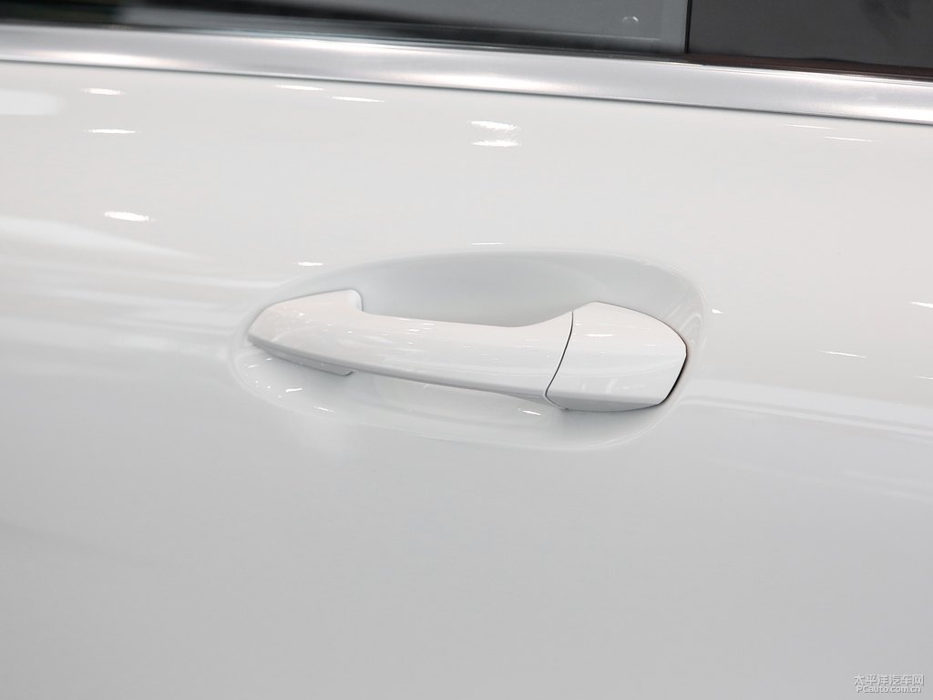 卷云白奔馳B級(jí)車(chē)身外觀圖片