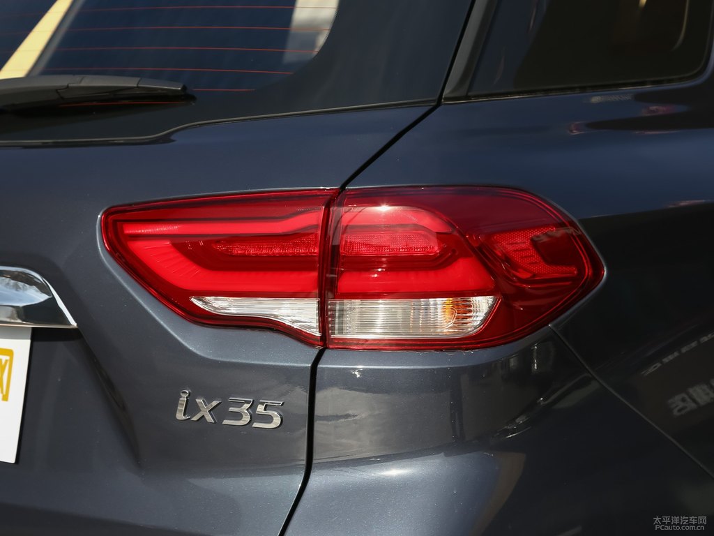 午夜藍(lán)北京現(xiàn)代ix35車(chē)尾外觀圖片