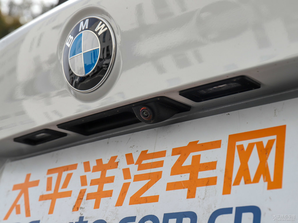 開(kāi)士米銀寶馬X1車(chē)尾外觀圖片