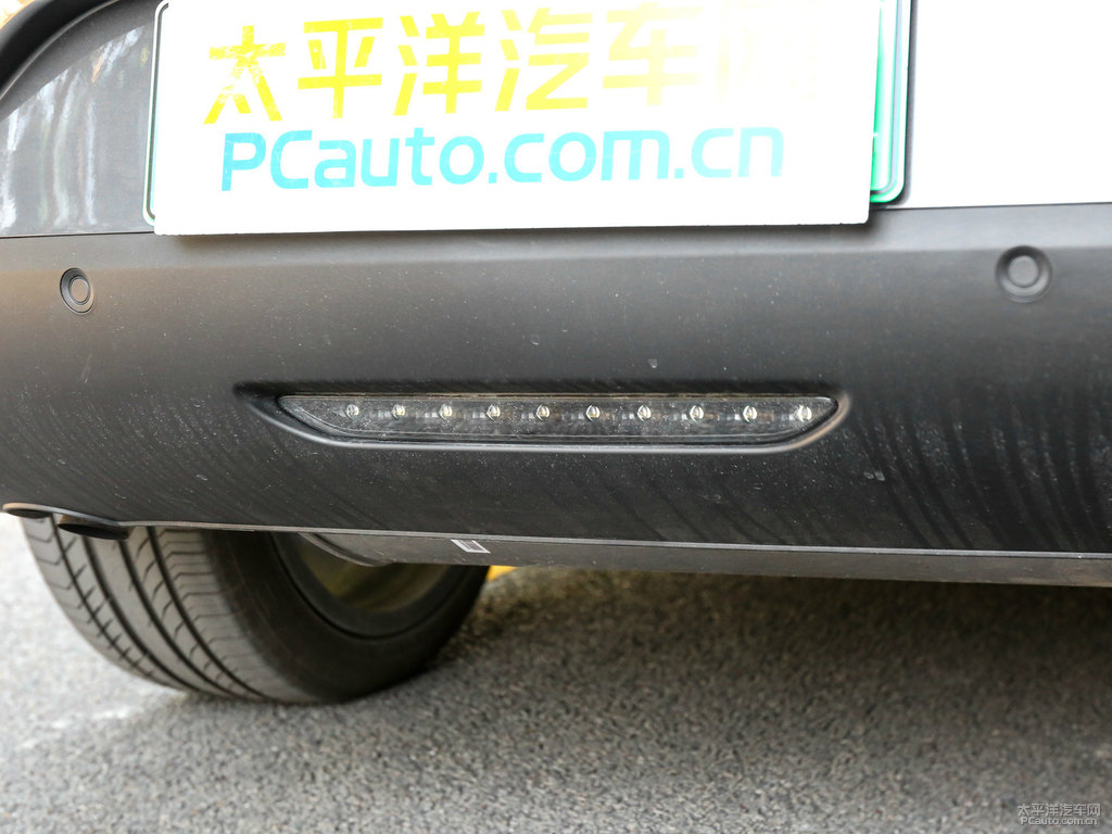 山脈灰唐新能源車尾外觀圖片