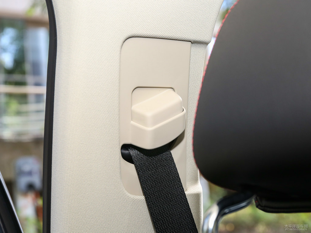 山脈灰唐新能源車廂內(nèi)飾圖片