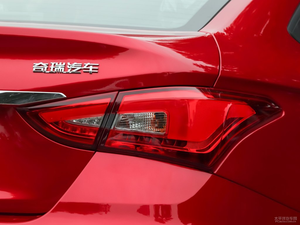 烈焰紅艾瑞澤5車尾外觀圖片