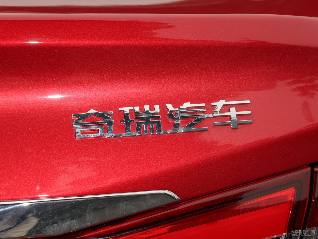 烈焰紅艾瑞澤5車尾外觀圖片