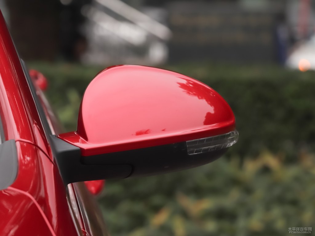 烈焰紅艾瑞澤5車身外觀圖片