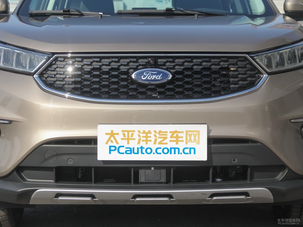 鹽湖灰領(lǐng)界車頭外觀圖片