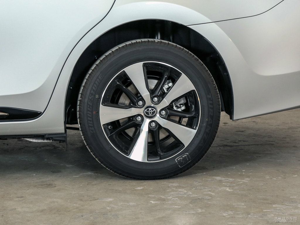 水晶銀雷凌雙擎E+車身外觀圖片
