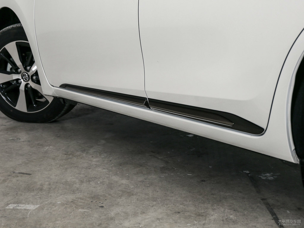 珍珠白雷凌雙擎E+車(chē)身外觀圖片