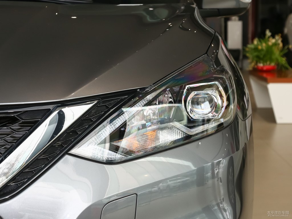 鎢鋼灰軒逸車頭外觀圖片