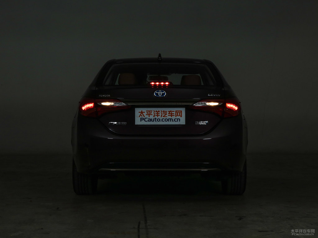 星云紫雷凌雙擎E+車尾外觀圖片