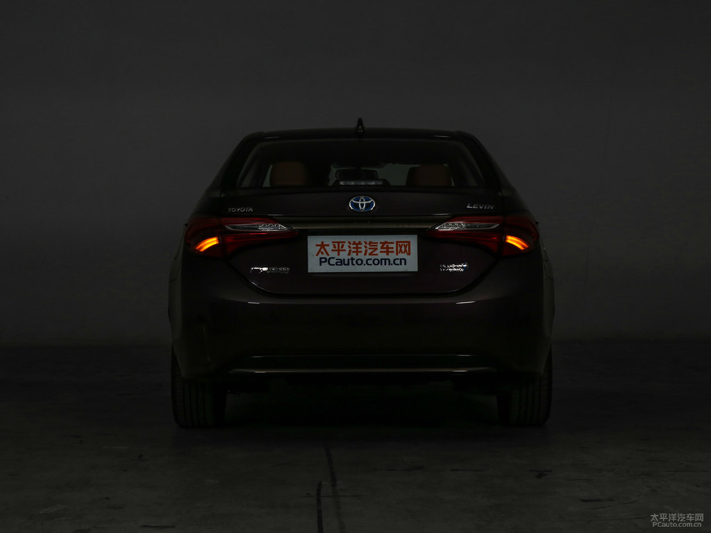 星云紫雷凌雙擎E+車尾外觀圖片