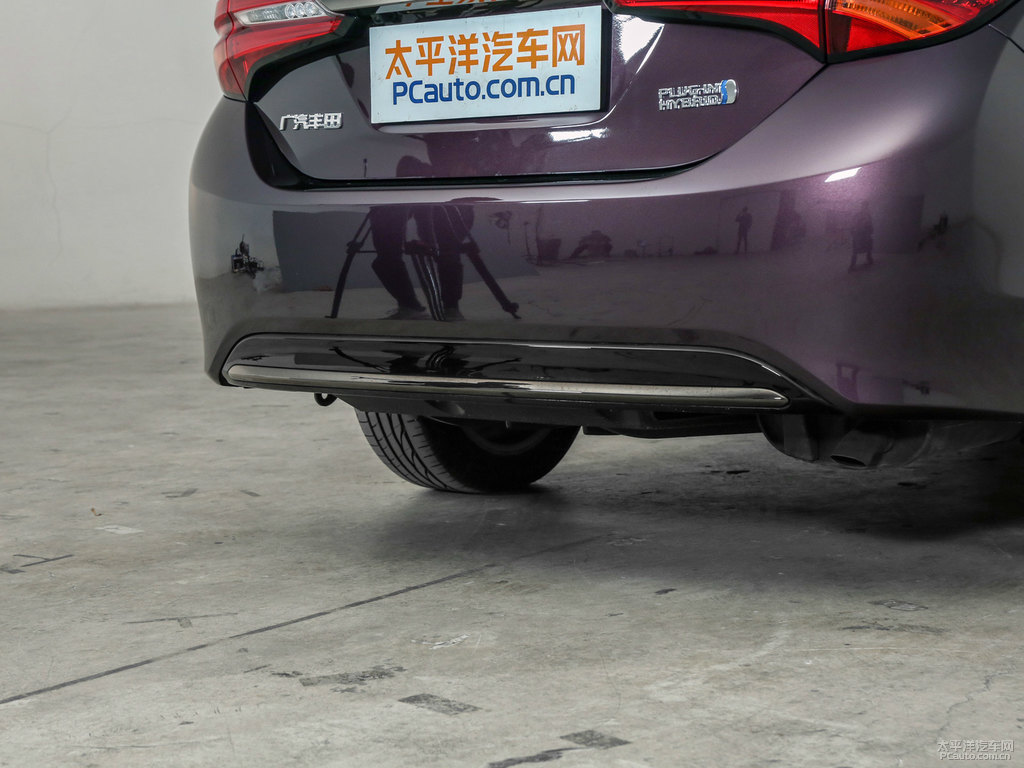 星云紫雷凌雙擎E+車尾外觀圖片
