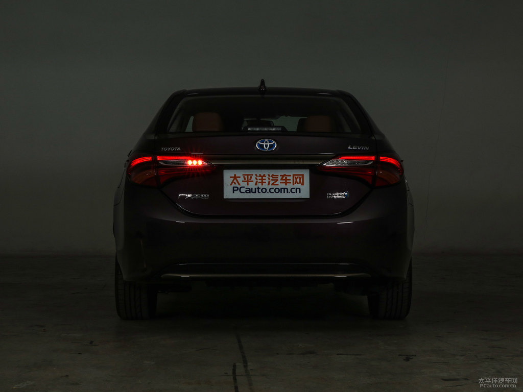 星云紫雷凌雙擎E+車尾外觀圖片