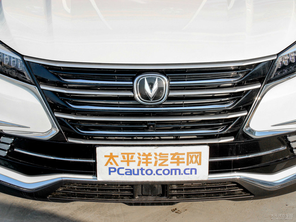 極地白長安CS85 COUPE車頭外觀圖片
