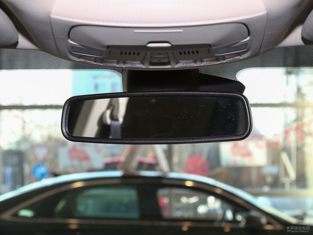 奧斯陸黑銳界L車廂內(nèi)飾圖片