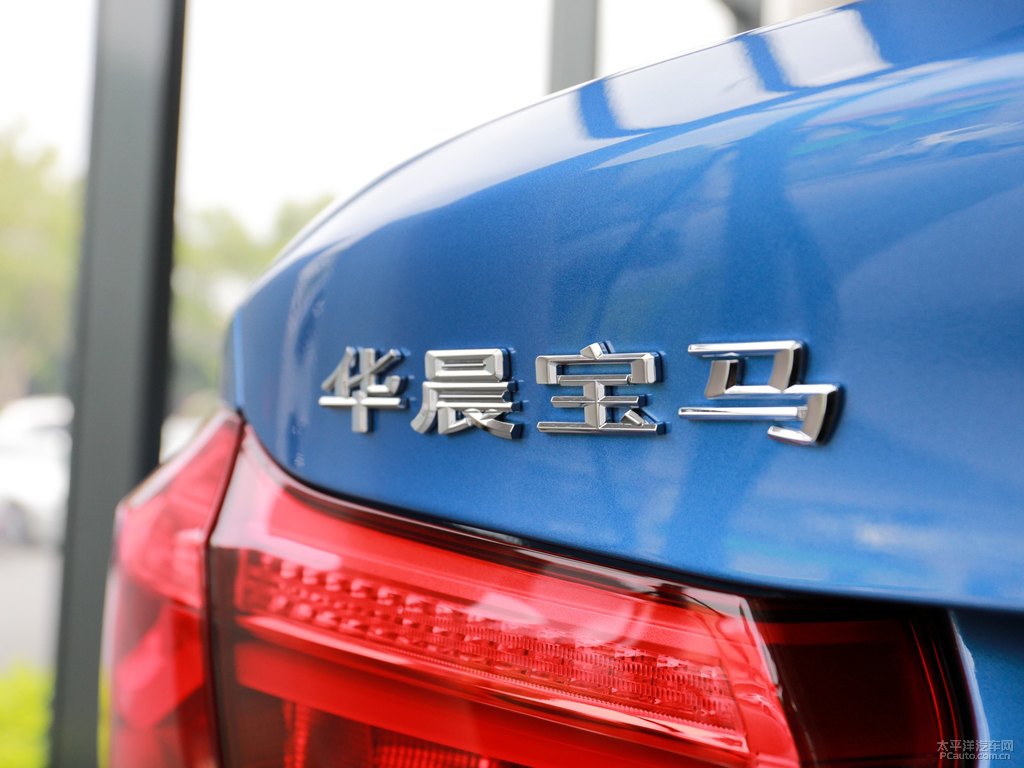 埃托斯藍寶馬1系車尾外觀圖片