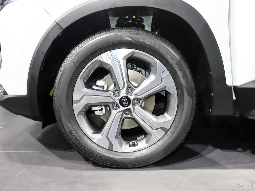 水晶白勝達(dá)車身外觀圖片