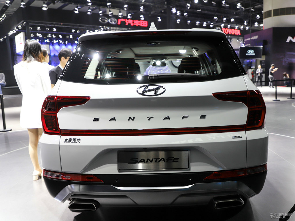 水晶白勝達車尾外觀圖片