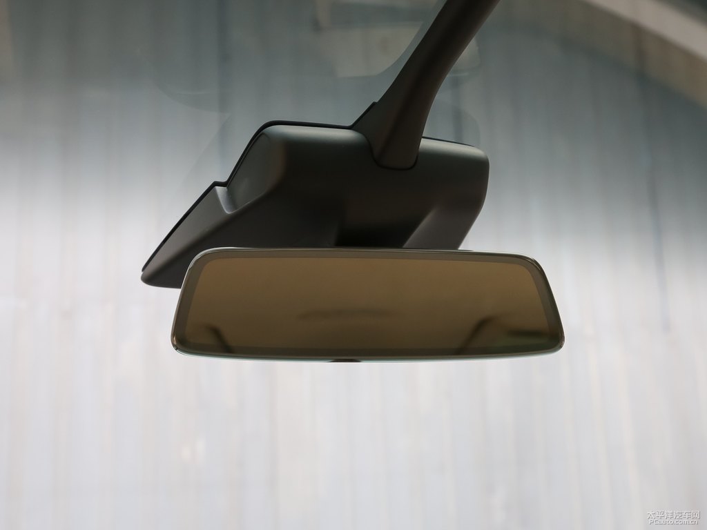 深海藍(lán)Model X車廂內(nèi)飾圖片