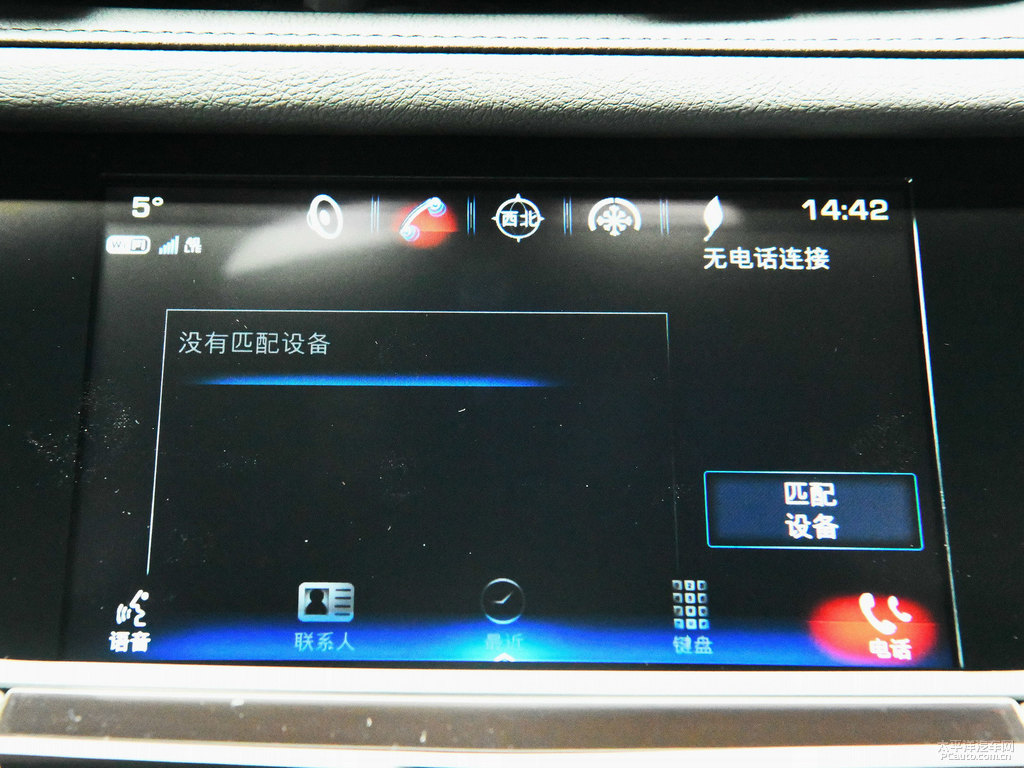 曜黑凱迪拉克XT5中控內(nèi)飾圖片