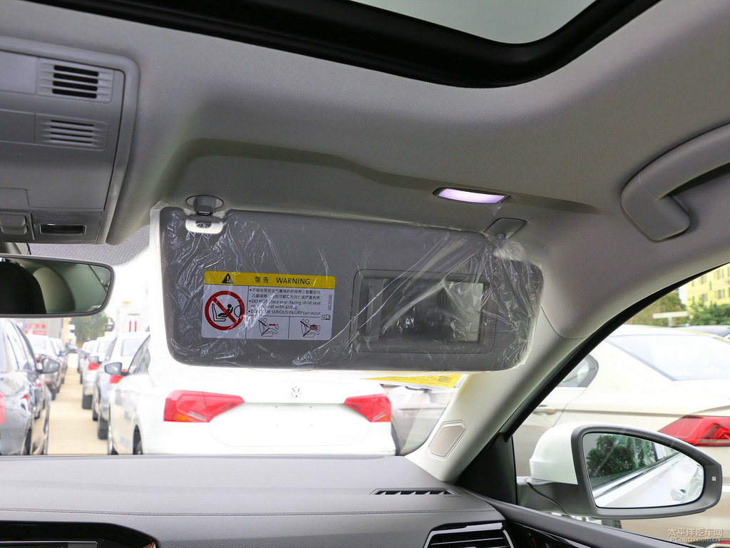 極地白速騰車廂內(nèi)飾圖片