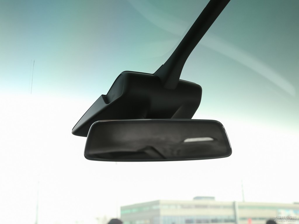 白色Model X車廂內(nèi)飾圖片