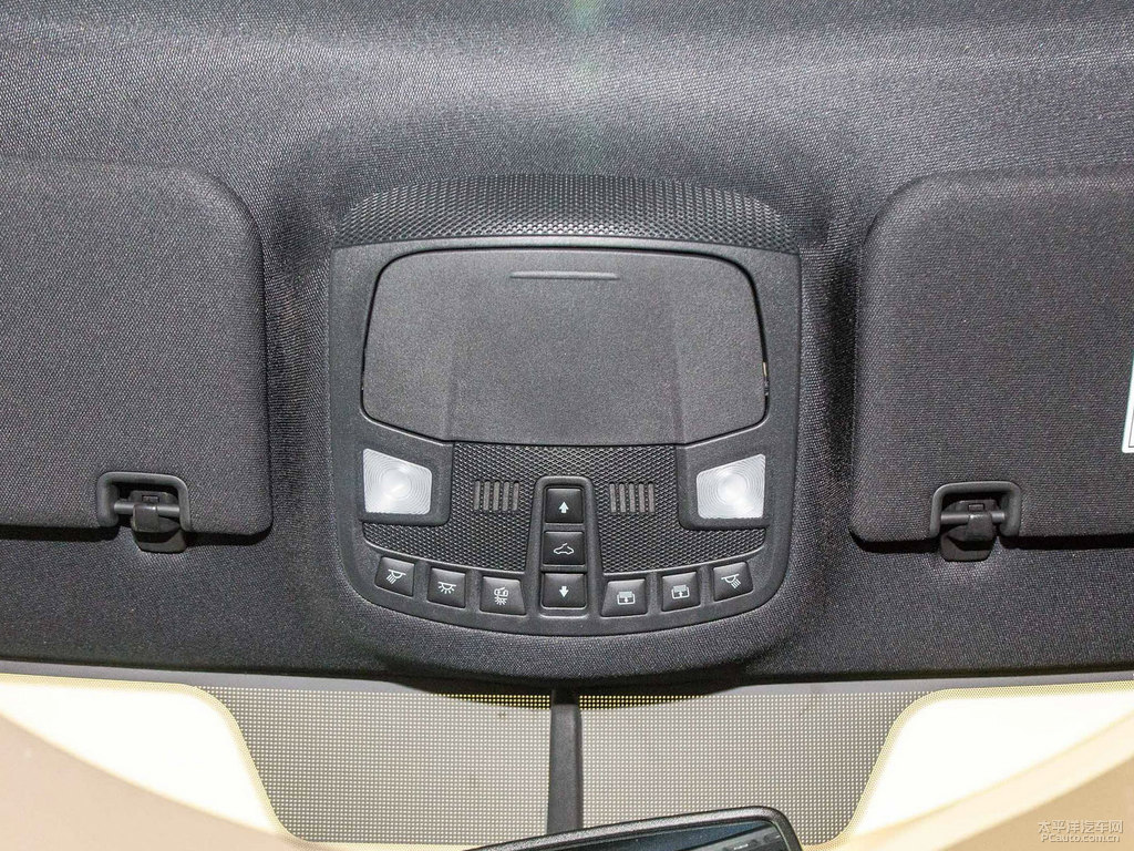 鉑鉆白林肯MKC車廂內(nèi)飾圖片