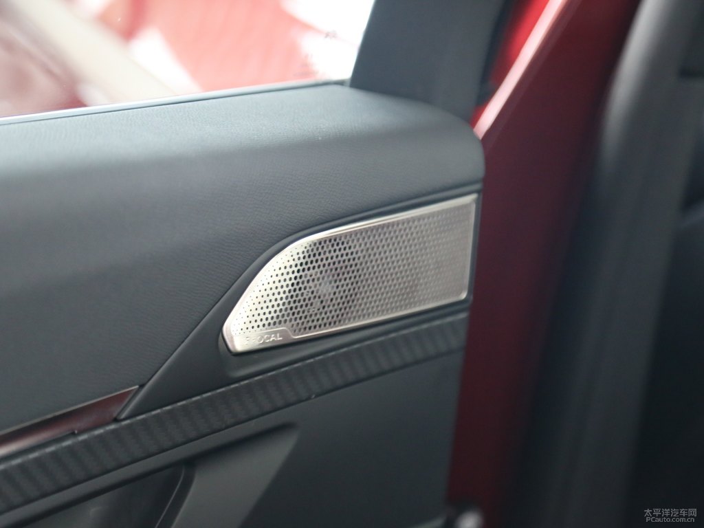 烈火紅標(biāo)致508車廂內(nèi)飾圖片