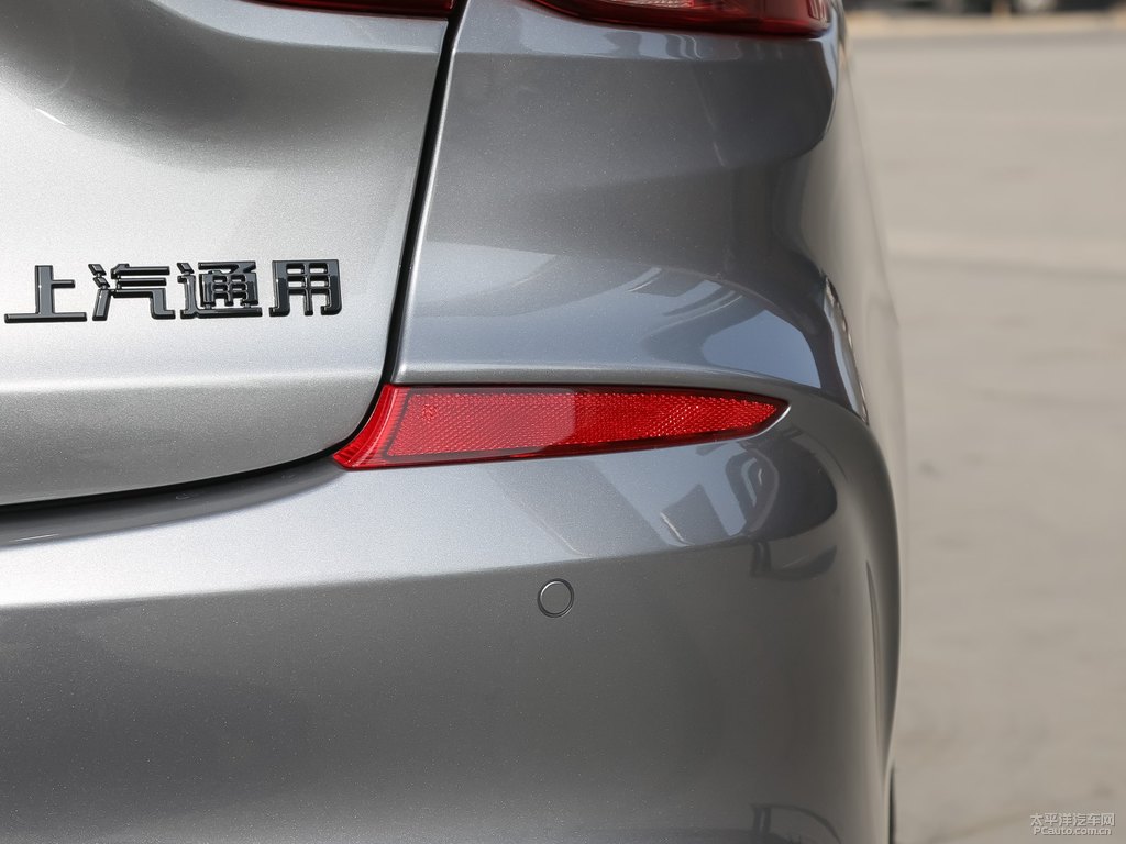 高冷灰科魯澤車(chē)尾外觀圖片