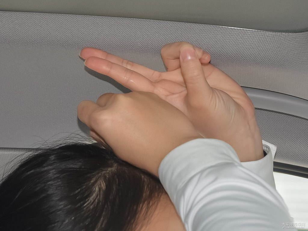 墨爾本紅寶馬1系駕乘空間空間圖片
