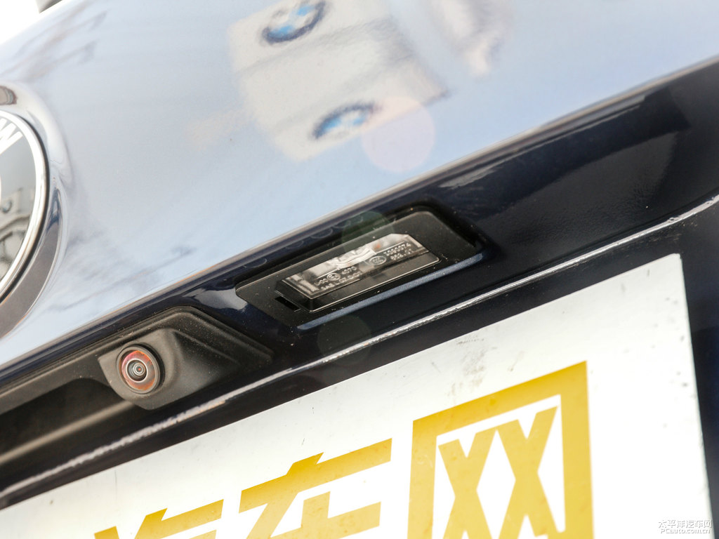 地中海藍(lán)寶馬X1車尾外觀圖片
