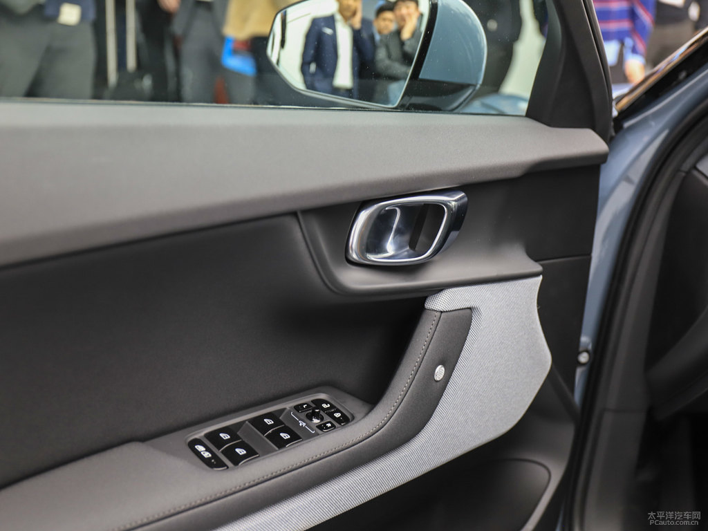 Polestar 2܇(ni)DƬ