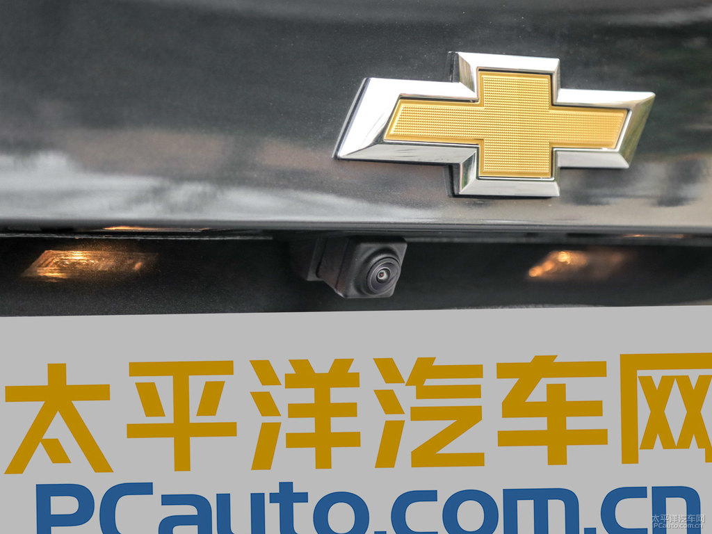 鈦光灰邁銳寶XL車尾外觀圖片