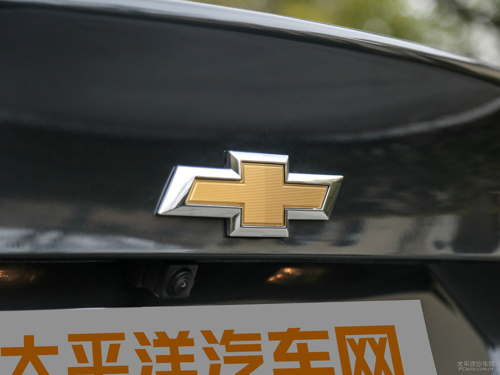 鈦光灰邁銳寶XL車尾外觀圖片