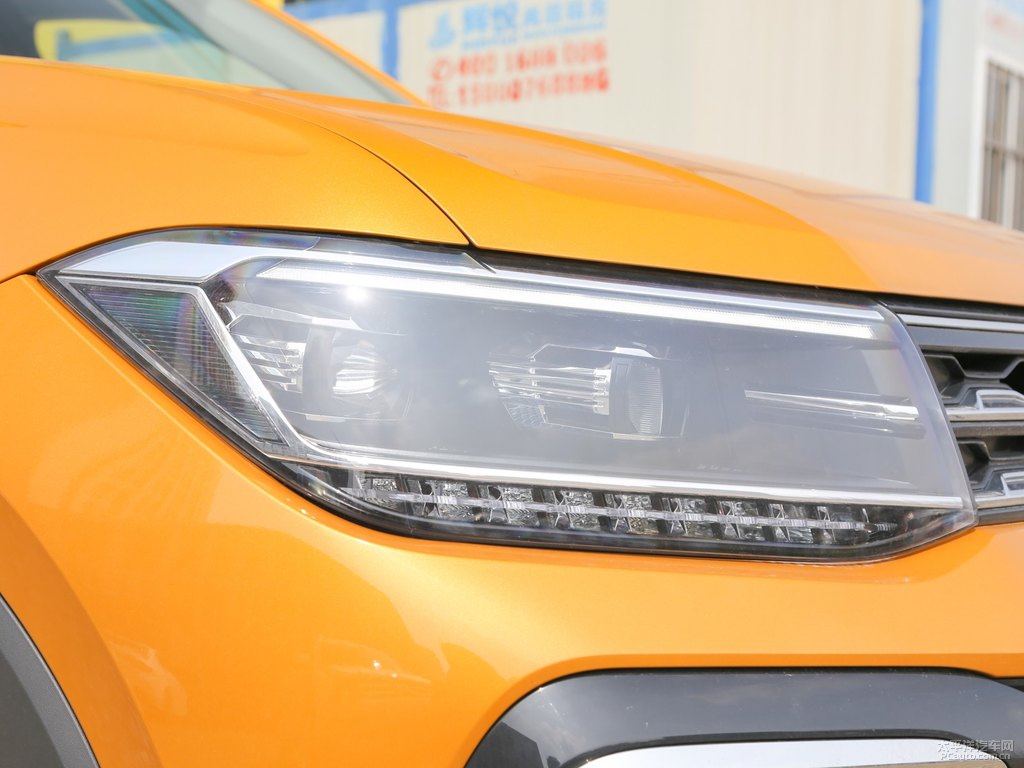 活力金途鎧車頭外觀圖片