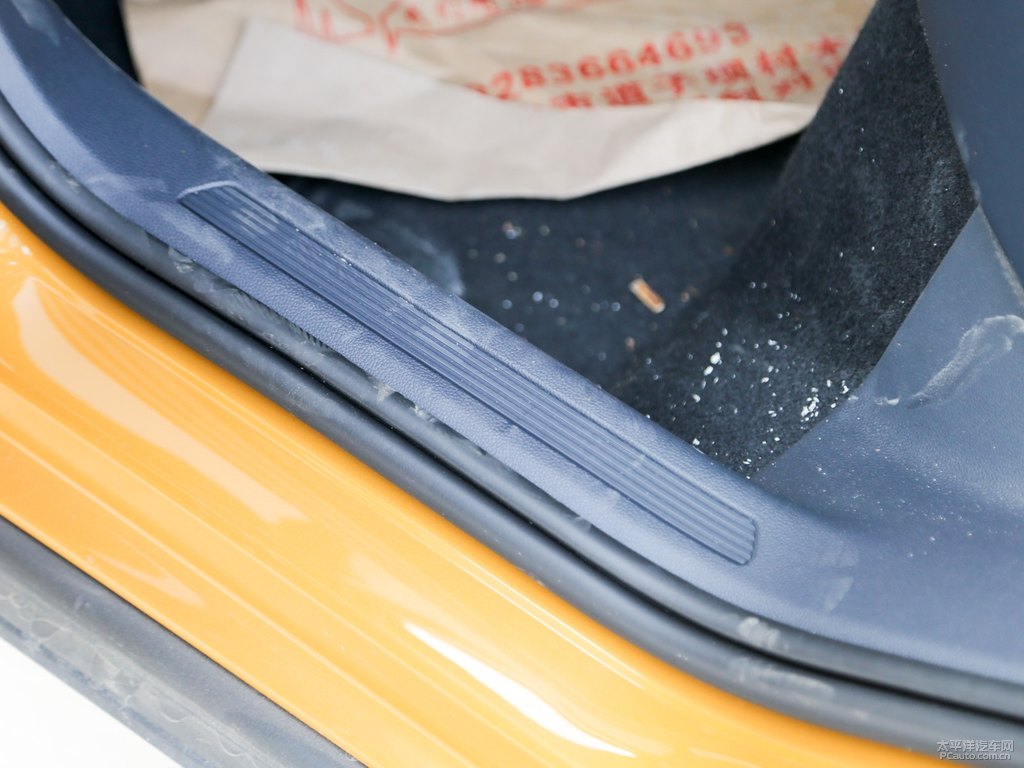 活力金途鎧車(chē)廂內(nèi)飾圖片