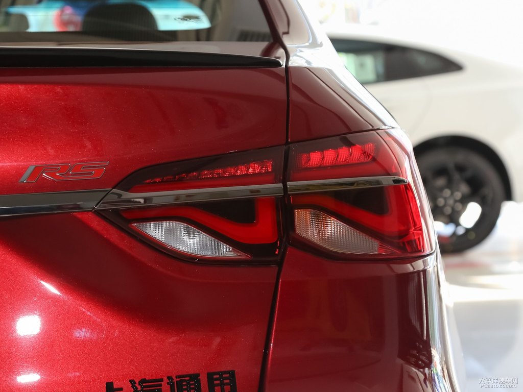 任性紅科魯澤車(chē)尾外觀圖片