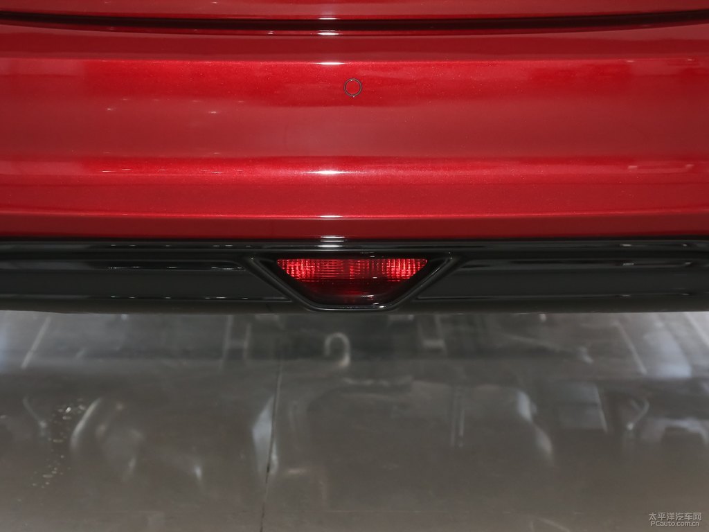 任性紅科魯澤車(chē)尾外觀圖片