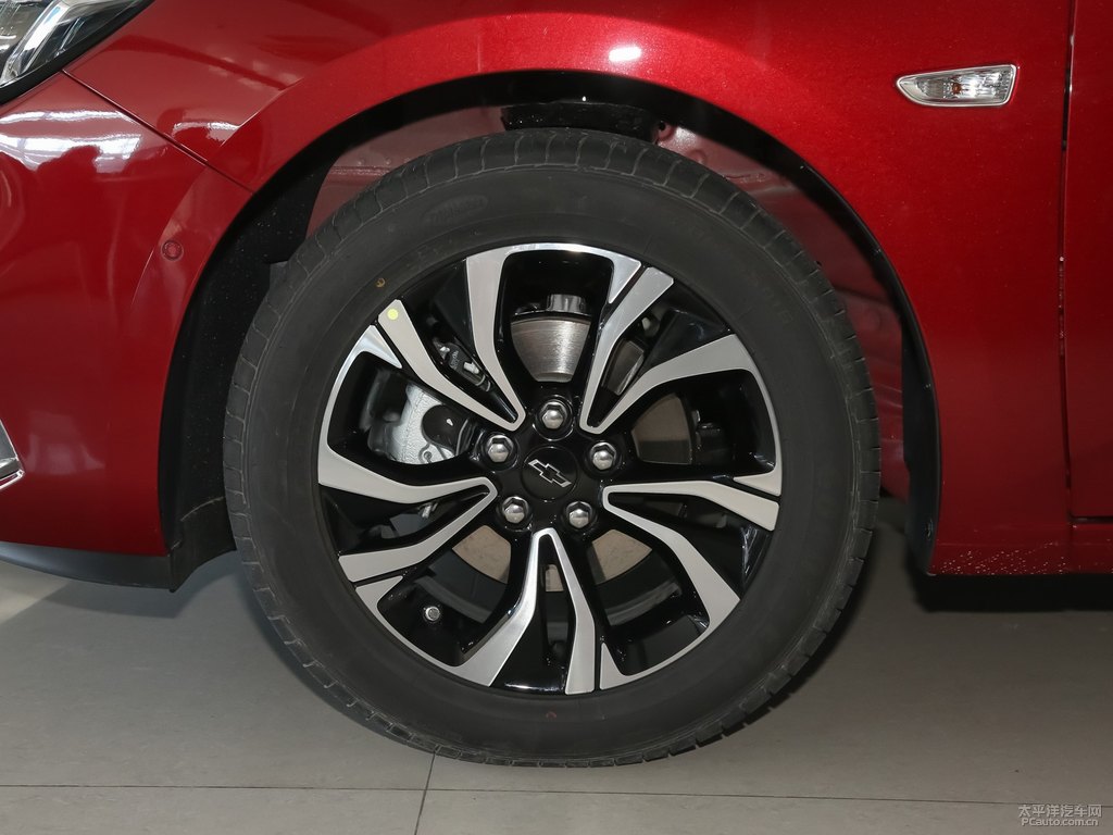 任性紅科魯澤車身外觀圖片